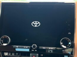 【14インチディスプレイオーディオ】お手持ちのスマートフォンとの連携で、ナビや音楽再生など各種アプリを使用可能。スマホに近い感覚でお使いいただけます♪