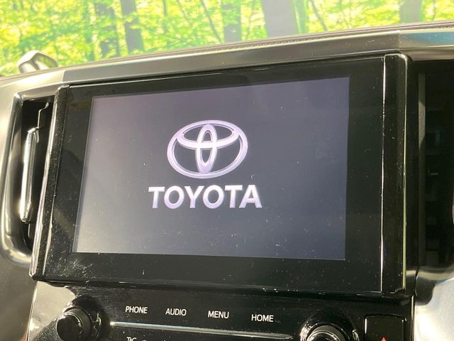 【9インチ　ディスプレイオーディオ】大画面ディスプレイへお持ちのスマートフォンと連携して、ナビやbluetoothでの音楽再生が可能です♪デザインはもちろん操作性も良好！別途ナビ機能の取付可能です♪