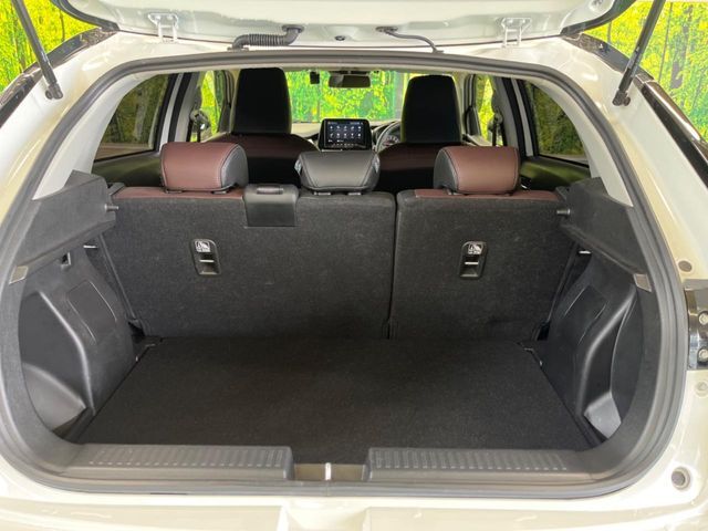 『車を購入した後の車検やメンテナンス、キズを直す板金、事故受付まで承ります。愛車についてのご相談はすべて当店にお任せください。』