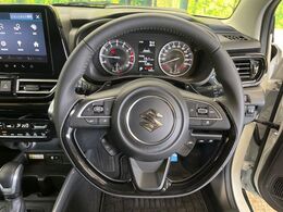 【スズキセーフティサポート装着車】デュアルカメラブレーキサポート・前後誤発進抑制・車線逸脱警報・ハイビームアシスト・先行車発進告知機能をセットで装備。予防安全技術が快適なドライブをアシストします。