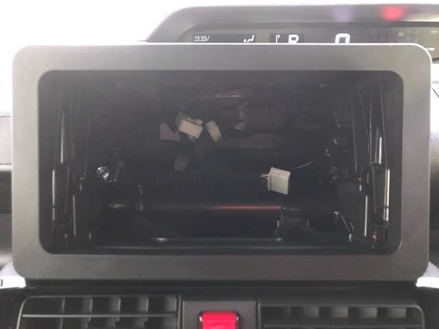 現車はオーディオが付いていない状態です。お客様のライフスタイルに合わせて、ナビゲーションやディスプレイオーディオなどのご提案をさせていただきます。お気軽にご相談くださいね。