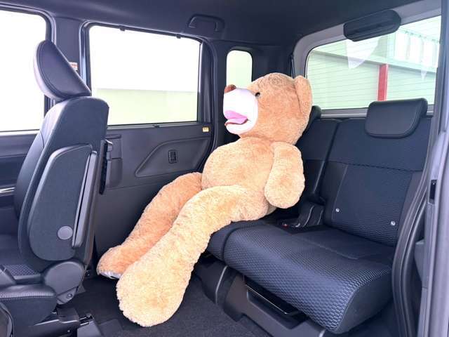 当社スタッフの岩浜くん（身長約160cm）に実際に乗車してもらいました。サイズ感の参考にぜひご覧ください。