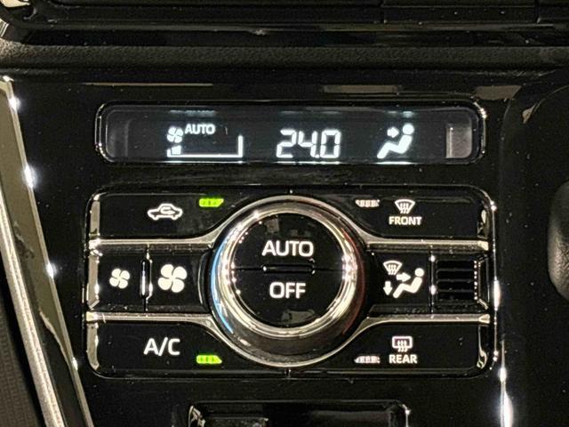 車内空調は”AUTOエアコン”にお任せ。運転に集中出来ますよ！