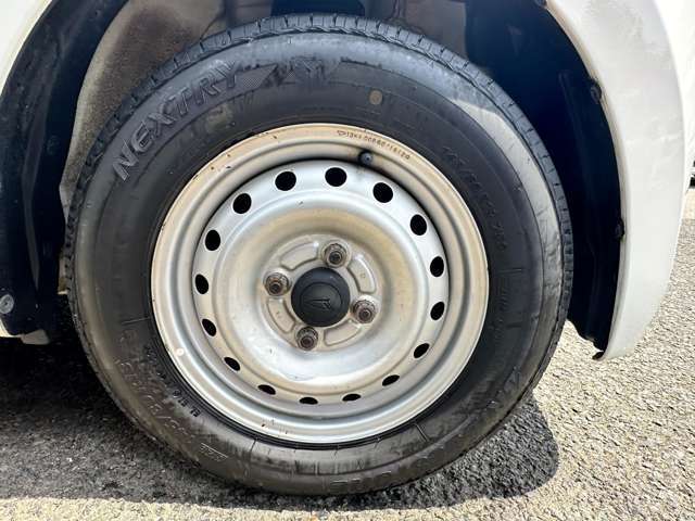 当店のお車はご遠方の方でも車両のメリット＆デメリットをしっかりご検討頂ける様に細かく写真撮影したものを掲載しております。是非ご検討下さいませ！