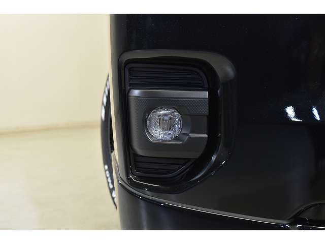 ■LEDフロントフォグランプ★即納台数多数取り揃え！気に入っていただけるお車ご提案します☆ご来店お待ちしております。シーアールエス大阪06-6852-9000