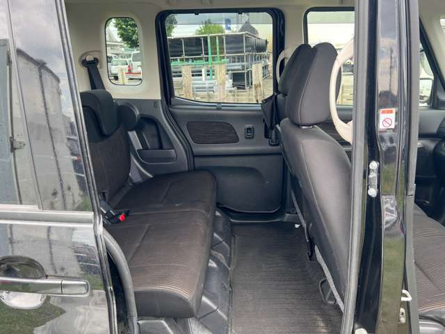 リアも広々としています。