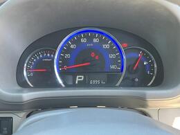 メーターパネルはタコメーター付きで一部をシルバーメッキ加飾された質感高いデザインです！