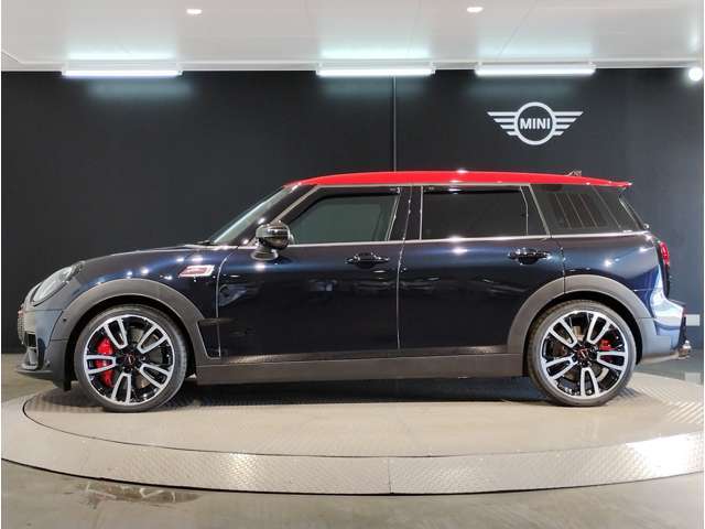 気密性の高いMINIは外観のかわいらしさとは裏腹に、外の雑音を遮り、高級感のある快適なドライブをお楽しみいただけます。