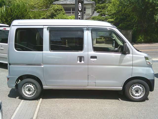 お車のご購入をお考えのお客様は、是非一度ご来店お待ちしております。