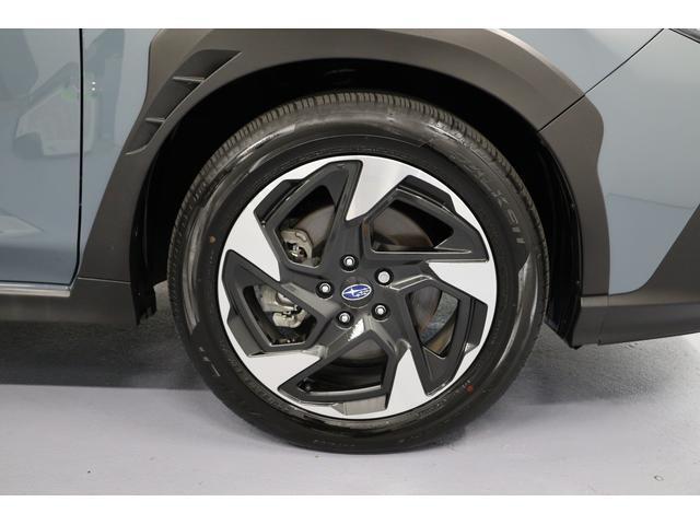 FALKEN製225/55R18インチ M＋Sタイヤを装着してます。