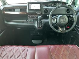 【インパネ全体】全方位で視界が広く、高い目線で運転もしやすいです！