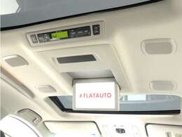 【電動後席モニター】プレミアムサウンド専用！電動開閉後席フリップダウンモニターです。5.1chサウンド、18スピーカーの専用音響システムとなり、人気の装備になります。