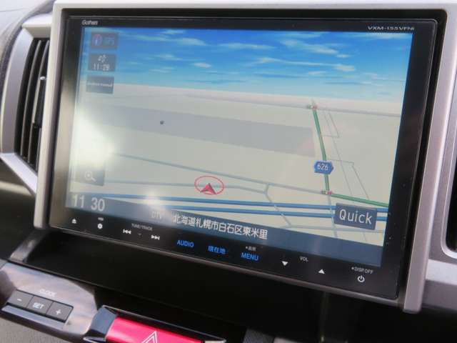 純正オプションの9インチナビ（Bluetoothオーディオ＆ハンズフリー通話, SD/USBオーディオ機能, DVD再生機能, 4X4地デジ内蔵, HDMI/AUX/USB端子, MP3/WMA再生）