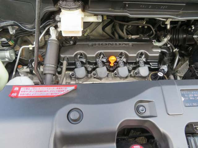 オイル消費や異音問題が改善された後期型です。交換不要のタイミングチェーン車です。オイル漏れや異音等無く機関の状態良好です。