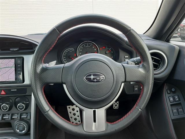 ■　ハンドル　■　エンジンスターター、ドライブレコーダー、ETC、GPSオービスレーダー、スタッドレスタイヤ＆アルミホイールなどの販売取付けも行っております。