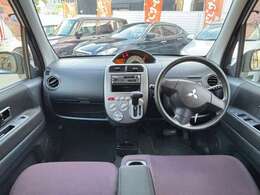 禁煙車ということもあり、室内には気になるニオイや目立つ汚れはありません、新鮮な室内空間が保たれております。