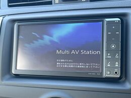 【純正ナビ】人気の純正ナビを装備。オーディオ機能も充実しており、Bluetooth接続すればお持ちのスマホやMP3プレイヤーの音楽を再生可能！毎日の運転がさらに楽しくなります！！