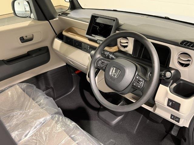 届出済未使用車とは、登録済みでなおかつ使用していない車のことを指します！ナンバー登録はしてあるものの、実際には使用されず保管しているケースが多く、必要最低限の走行しかしていないお車です♪