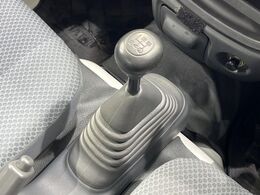 【フロア5速MT】走りの6速MT！！スポーティーな走行をお楽しみいただけます♪