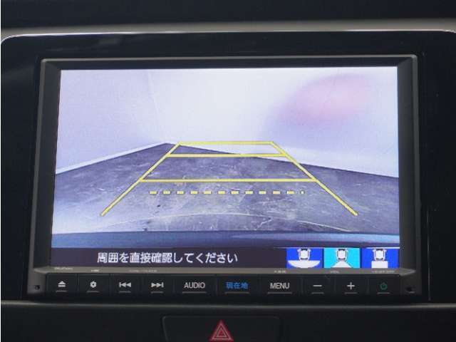 ◆バックカメラ◆リバースにするだけで映ります、後方の安全確認や、狭い駐車場での車庫入れ、雨の日や夜間など視界の悪い時に便利です！安全にバックする為には欠かせない装備です。