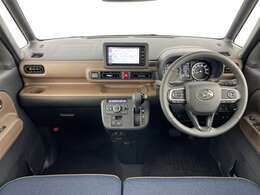 【インパネ全体】全方位で視界が広く、高い目線で運転もしやすいです！