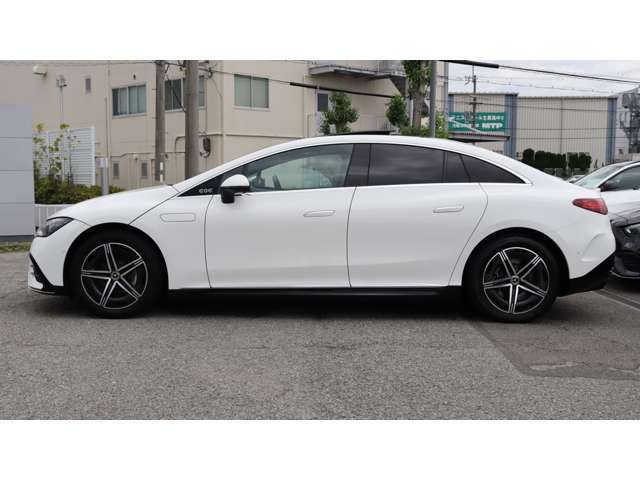 メルセデス・ベンツの定める厳しい基準をクリアしたお車のみを展示しております。現車確認ご希望の際は事前にお問い合わせください。