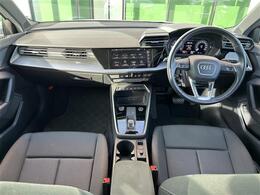 【インパネ全体】全方位で視界が広く、高い目線で運転もしやすいです！