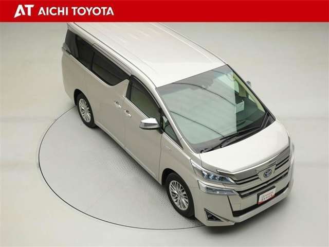 両側パワースライドドア付きだから、狭い駐車スペースなどでの乗り降りラクラク♪小さなお子さまのいるご家庭には嬉しい装備です。