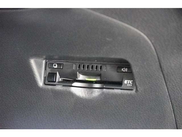【ETC】 ETCを装備していれば、暑い日や寒い日、雨の日も窓を開ける必要がないので快適ドライブが楽しめます。