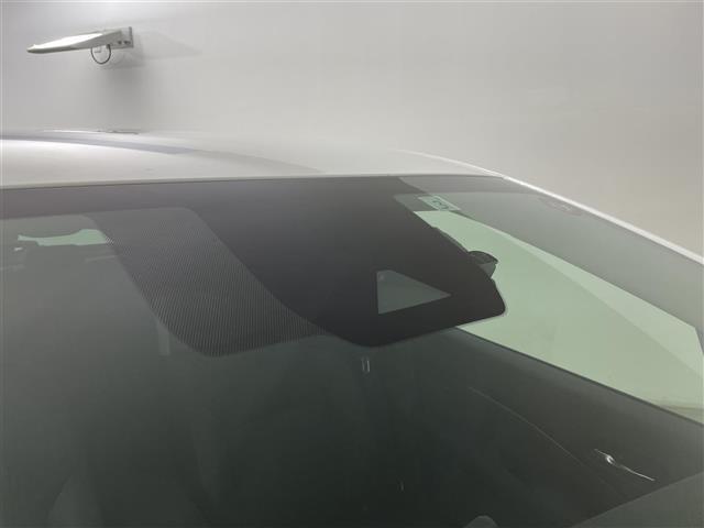 【　衝突被害軽減ブレーキ　】衝突軽減ブレーキ付き♪誤操作で万が一、前方の車に衝突しそうになった際に自動でブレーキが作動し衝突の被害を軽減します！