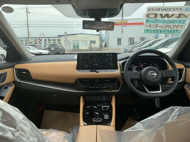 機能的で使いやすい内装になっております！ドリンクホルダーや収納スペースがたくさんあり便利☆