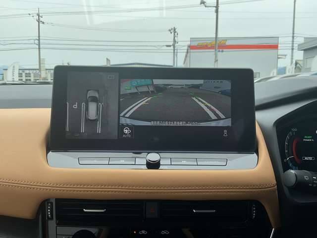 狭い駐車場等での運転を支援するアラウンドビューモニター付☆