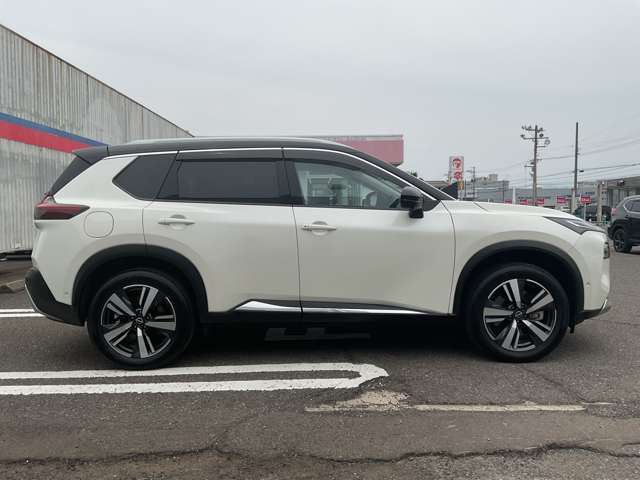 どんな悪路だって走破するタフさと上質なデザインを併せ持つ本格SUV☆
