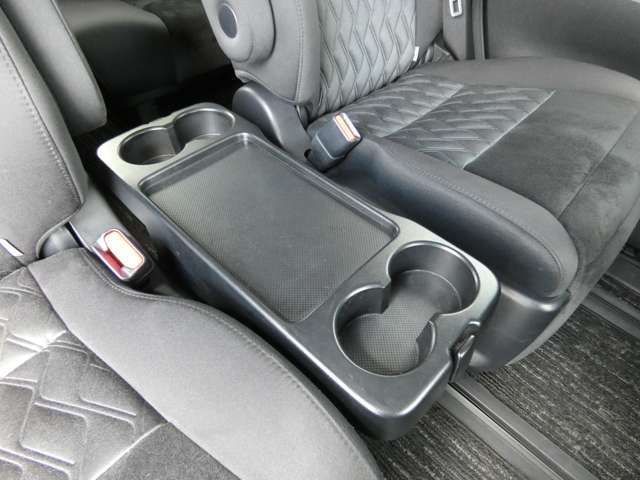 全車、内外装クリーニングをしております！安心快適なドライブを楽しんで頂けるよう納車前点検、定期点検を実施しお客様へご納車致します！