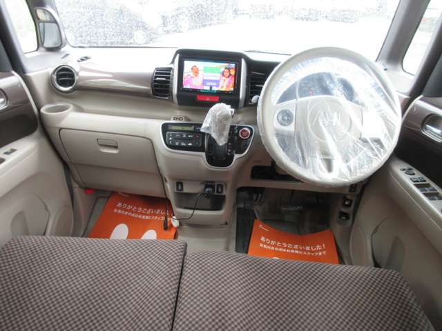 在庫車は高品質車を厳選仕入れし、低価格にてご提供しております！もちろんそれだけでなく、アフターに心配な方もお任せください♪当店でご購入して頂いたお車に限り購入後もオイル交換を無料で行っております！