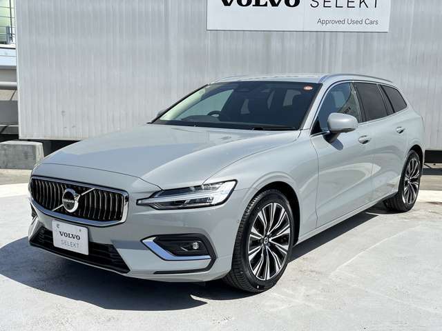 対向車や先行車を検知した場合、それらの車両のドライバーを眩惑する照射光の大部分を自動的にカットするため、常にハイビームのままで走行可能です