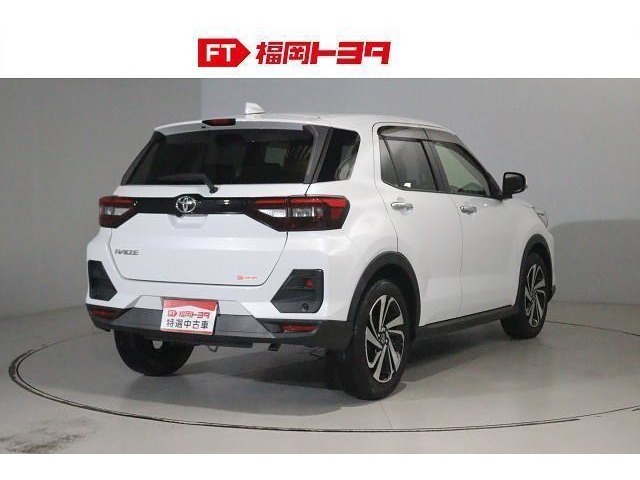トヨタ認定中古車、評価4相当。キズ、へこみが少なく全体的に良好です。