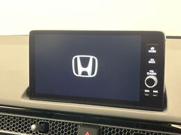 【メーカー純正ナビ】インテリアに溶け込むスタイリッシュな「専用設計」メーカーナビを装備♪視認性や操作性など基本性能にも優れ、より上質なカーライフをお楽しみいただけます。