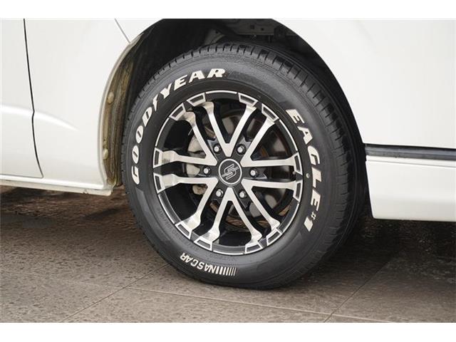 ZERObreak製16インチアルミホイール装備☆タイヤはGOODYEAR製EAGLE♯1ホワイトレターでサイズは215/65R16ga装備されています☆