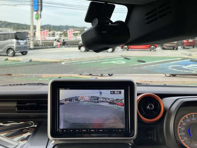 山陽自動車道『徳山東IC』を降りて直進！右手にセブンイレブンが見える交差点を左折してすぐ当店の看板が見えます！目印は赤と青の看板です。