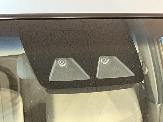 安心装備のスマートアシスト付きです☆　フロントガラス上部のステレオ式カメラで安全運転をサポートしてくれます☆