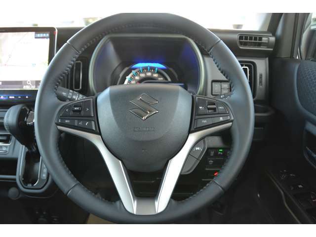 ステアリングスイッチは、ナビのオーディオと連携しています！アダプティブクルーズコントロール（全車速追従機能付）付き♪お問い合わせは079-280-1118、カーズカフェ　カーベル姫路東までお気軽に＾＾
