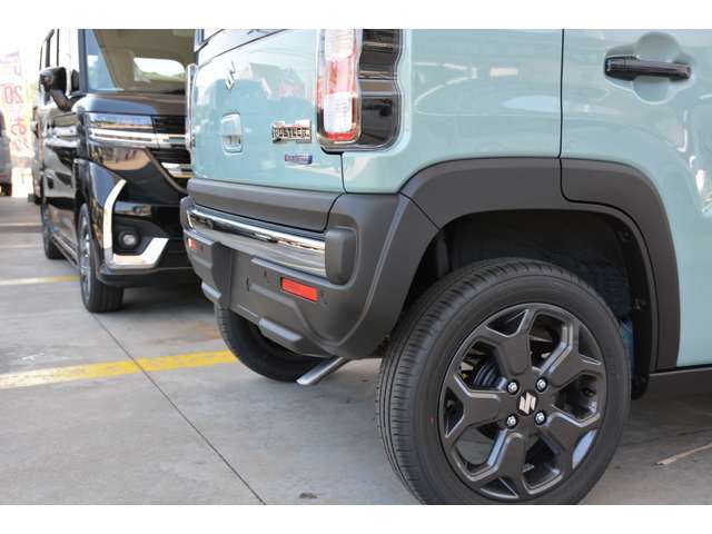 後退時ブレーキサポート付き！リヤバンパーに4つの超音波センサーを内蔵し、車両後方にある障害物を検知♪透明なガラスなども検知でき、コンビニの駐車場などの衝突回避をサポートします＾＾