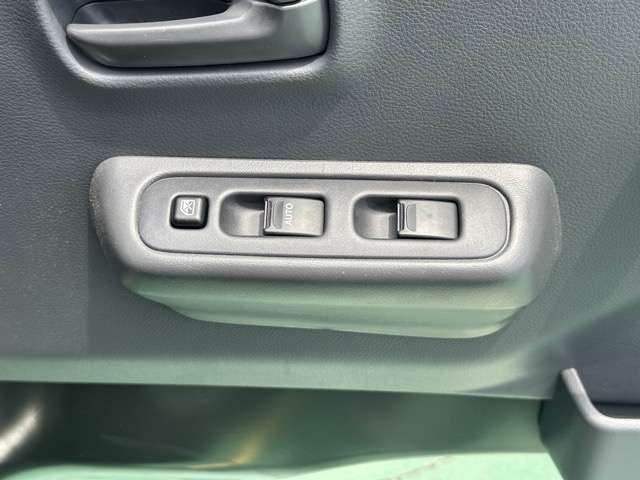 ★納車前に、専属のクリーニングスタッフが、ピッカピカにクリーニングして納車いたします！もちろん、ピッカピカの状態でお渡しするクリーニング費用も支払総額に含まれています！