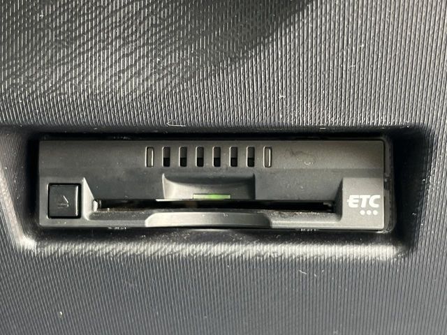 【ETC】高速道路の料金所をストレスなく通過！話題のスポットやサービスエリアに多い「スマートIC」利用時は必須のアイテムです。当店でセットアップを実施、ご納車当日からすぐにご利用いただけます！