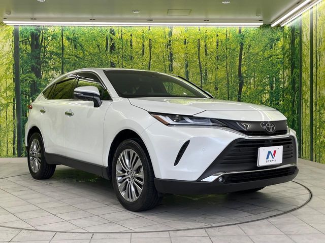 大好評のボディコーティング「弾スプラッシュコート」もご納車までに施工可能。通常のガラスコートと異なる、耐久年数6年の無機質ガラスコーティングが、ボディをキレイな状態に保ってくれます。