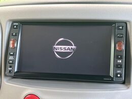 【純正ナビ】人気の純正ナビを装備しております。ナビの使いやすさはもちろん、オーディオ機能も充実！キャンプや旅行はもちろん、通勤や買い物など普段のドライブも楽しくなるはず♪