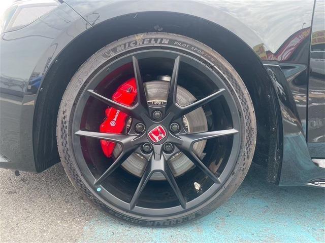 安心、安全なお車にお乗りいただくために、お得なメンテナンスパックもご用意しております。購入から納車後まで新車王国にてお客様の愛車のトータルサポートをさせていただきます。