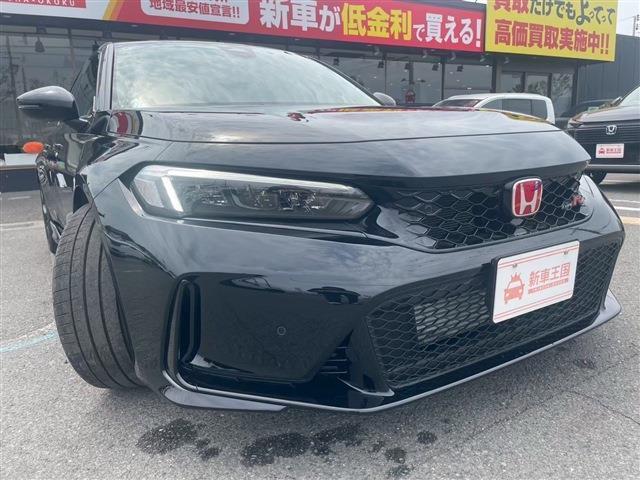 当店は新車、高年式特選中古車常時在庫50台以上！！アルファード、ヴェルファイア、VOXYなど国産オールメーカーお取り扱いございますので、在庫の有無の確認や気になる点があればお気軽にお問合せ下さい！！