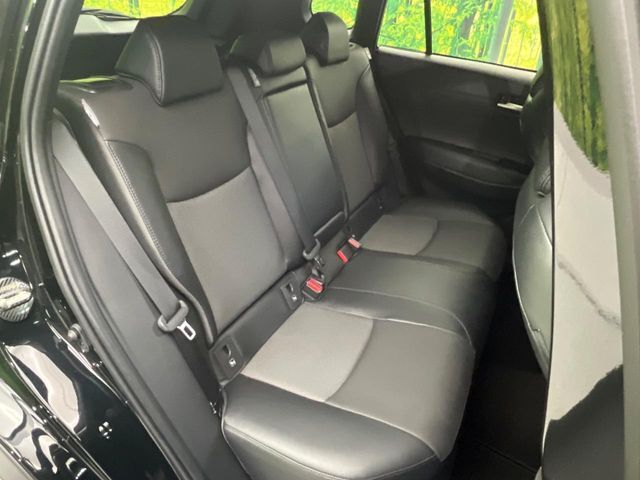 後部座席も気になるようなキズ・汚れやへたり等、大きなダメージはなく、良好な状態です。